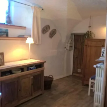 La Voute Homestay *